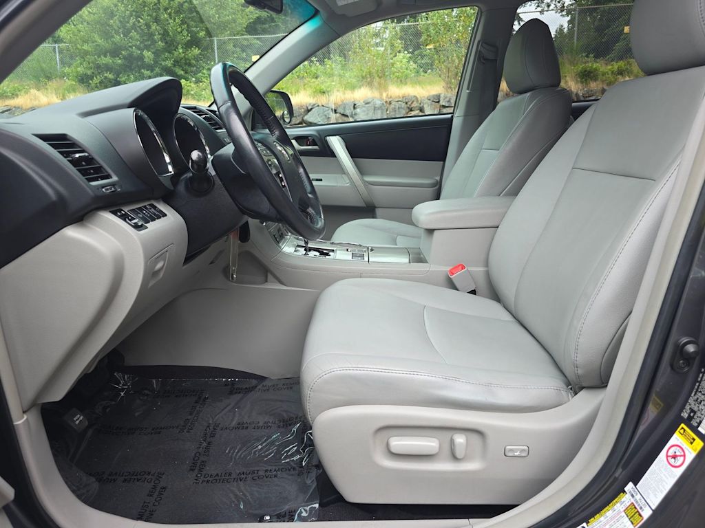 Thumbnail: 2011 Toyota Highlander - 24