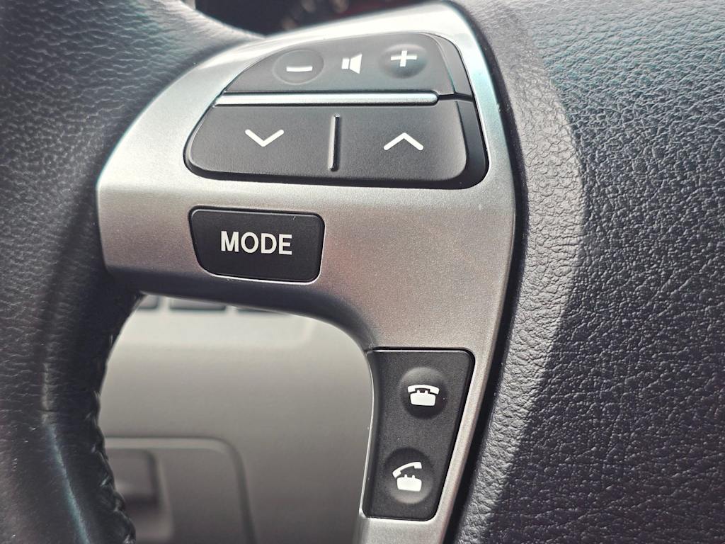 Thumbnail: 2011 Toyota Highlander - 31