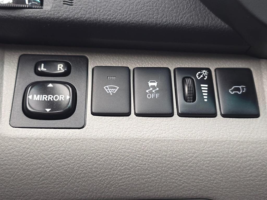 Thumbnail: 2011 Toyota Highlander - 30