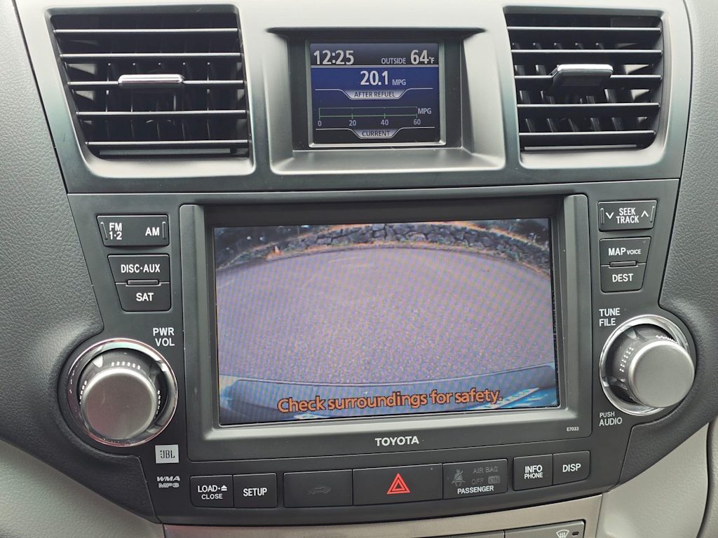 Thumbnail: 2011 Toyota Highlander - 14
