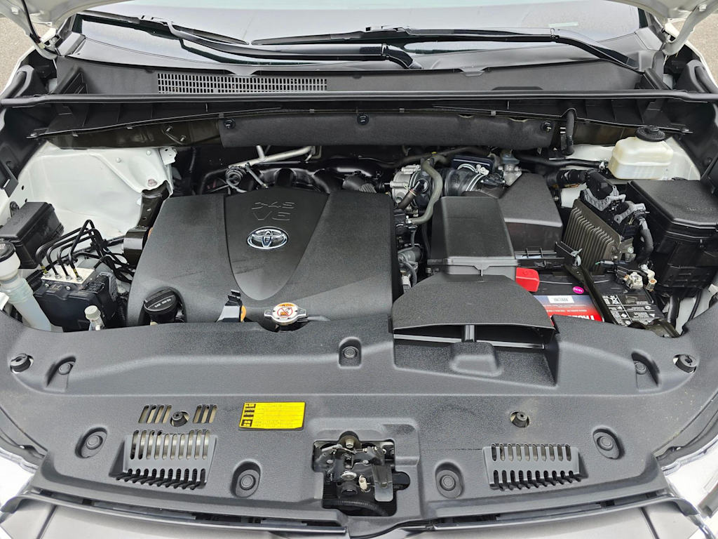 Thumbnail: 2019 Toyota Highlander - 8