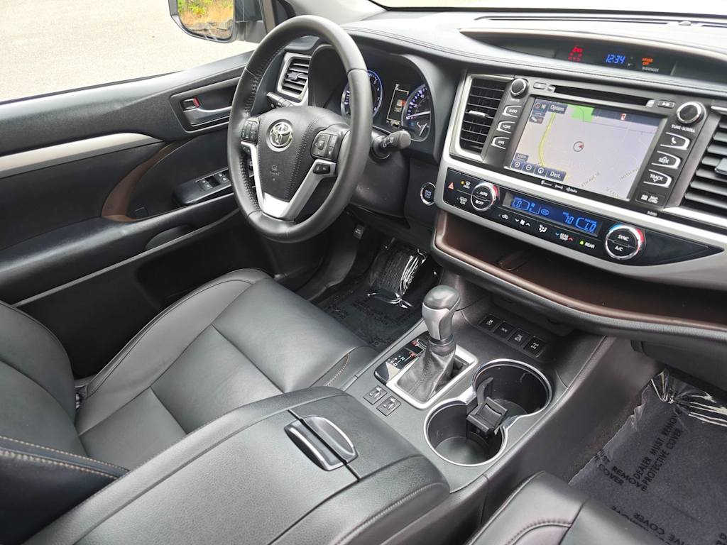 Thumbnail: 2019 Toyota Highlander - 14