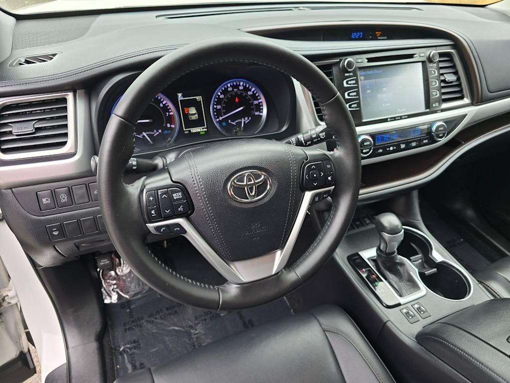 Thumbnail: 2019 Toyota Highlander - 2