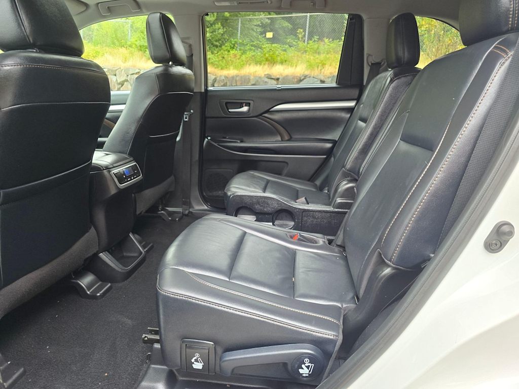 Thumbnail: 2019 Toyota Highlander - 12