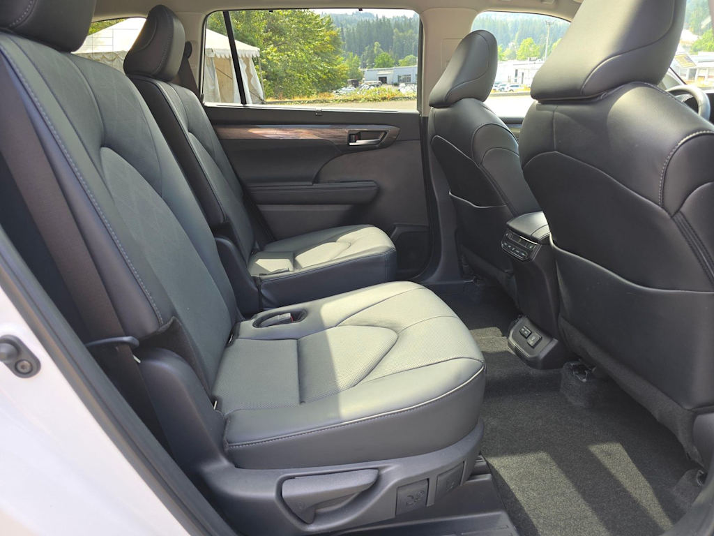 Thumbnail: 2024 Toyota Highlander - 28