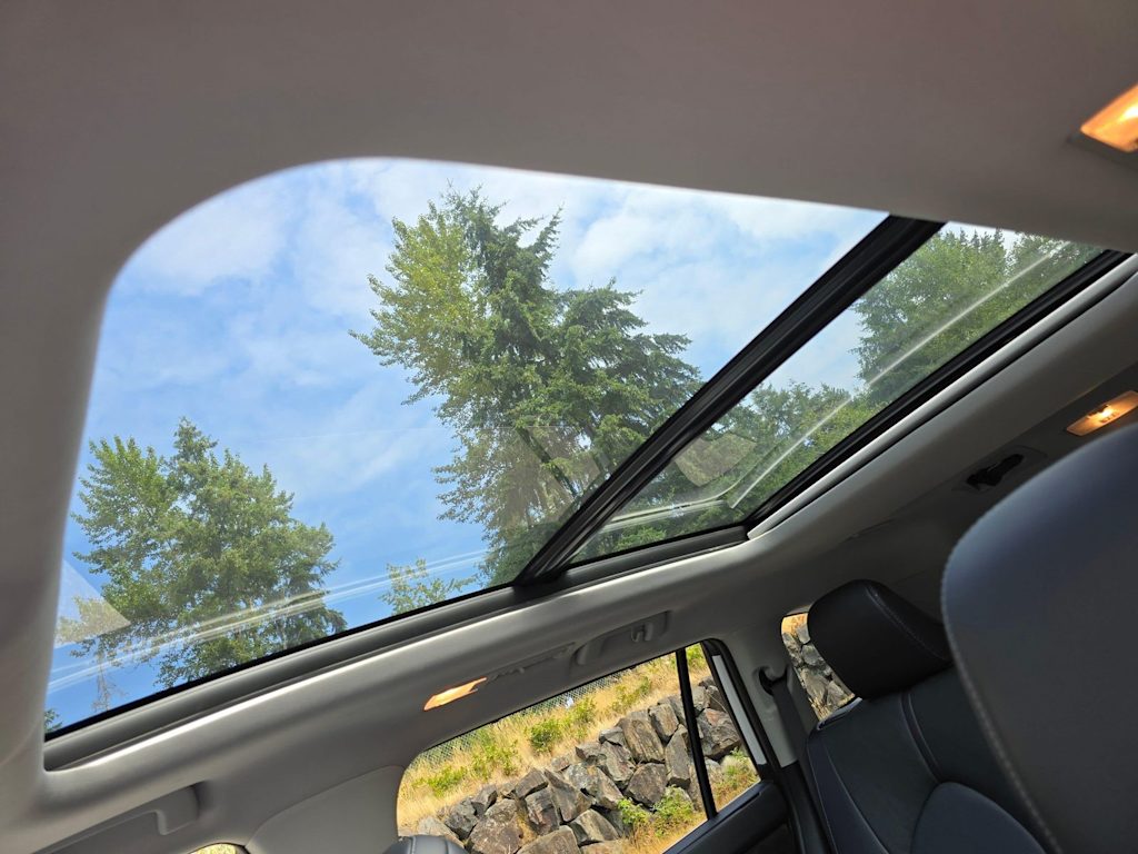 Thumbnail: 2024 Toyota Highlander - 25