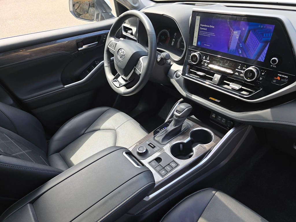 Thumbnail: 2024 Toyota Highlander - 31