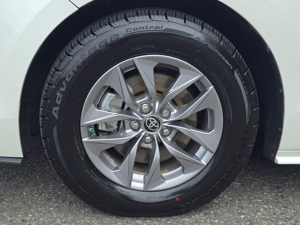 Thumbnail: 2021 Toyota Sienna - 8