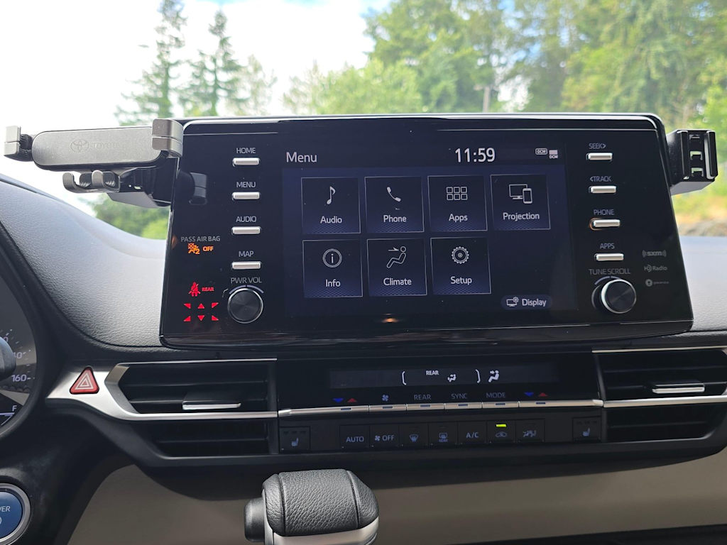 Thumbnail: 2021 Toyota Sienna - 23