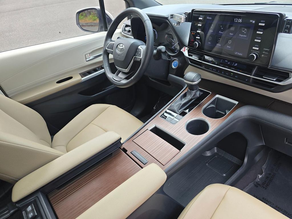 Thumbnail: 2021 Toyota Sienna - 15