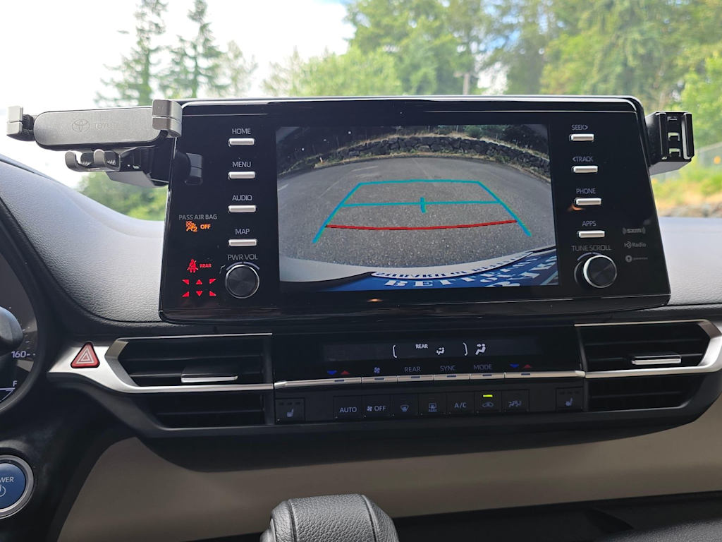 Thumbnail: 2021 Toyota Sienna - 16