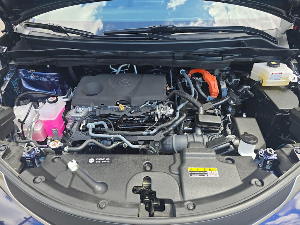 Thumbnail: 2023 Toyota Sienna - 8