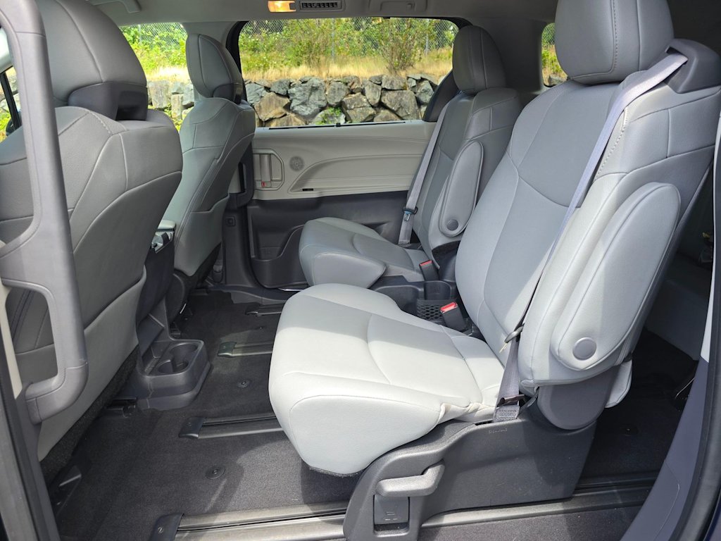 Thumbnail: 2023 Toyota Sienna - 12