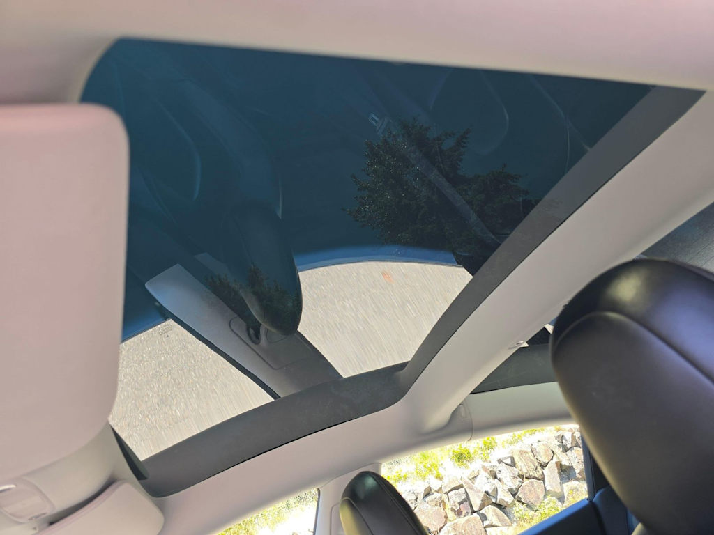 Thumbnail: 2021 Tesla Model 3 - 21