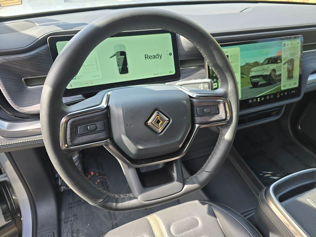 Thumbnail: 2025 Rivian R1S - 2