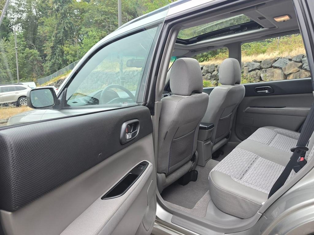 Thumbnail: 2005 Subaru Forester - 28
