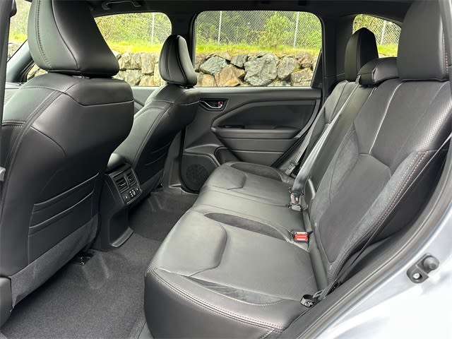2025 Subaru Forester Touring 13