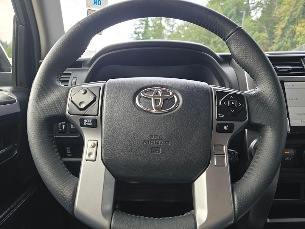 Thumbnail: 2020 Toyota 4Runner - 14
