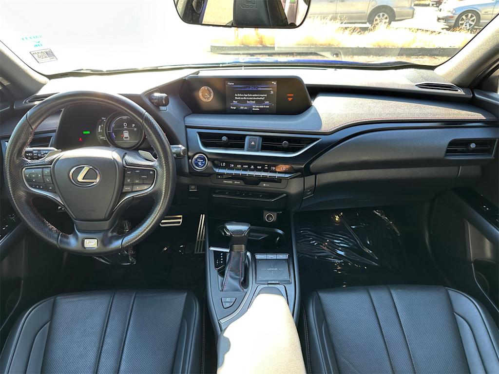 Thumbnail: 2019 Lexus UX - 2