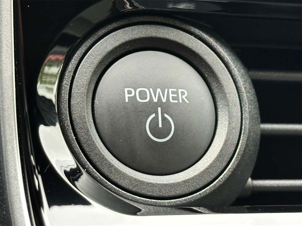 2025 Subaru Solterra Premium 26