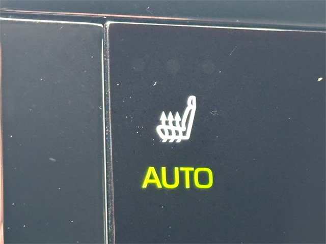 2025 Subaru Solterra Premium 17