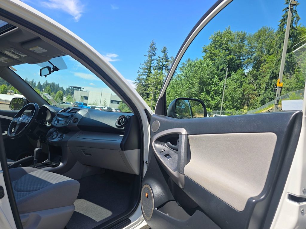Thumbnail: 2007 Toyota RAV4 - 28