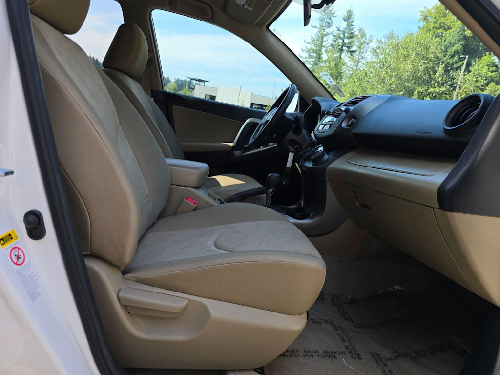 Thumbnail: 2011 Toyota RAV4 - 11
