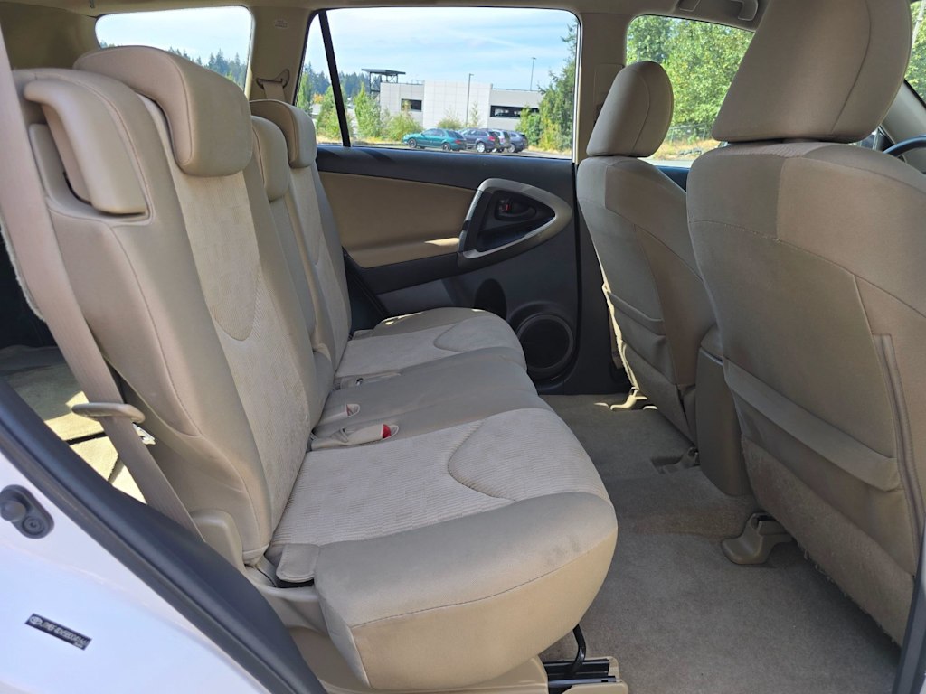 Thumbnail: 2011 Toyota RAV4 - 26