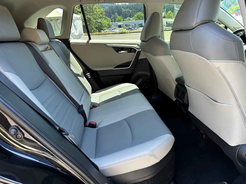 Thumbnail: 2019 Toyota RAV4 - 20