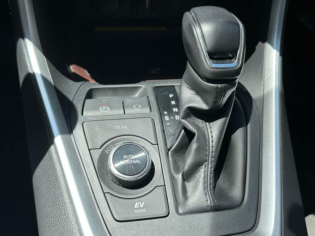 Thumbnail: 2019 Toyota RAV4 - 14