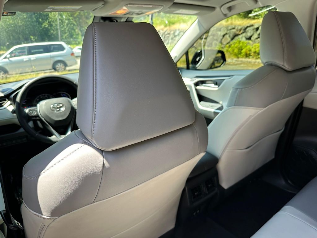 Thumbnail: 2019 Toyota RAV4 - 10