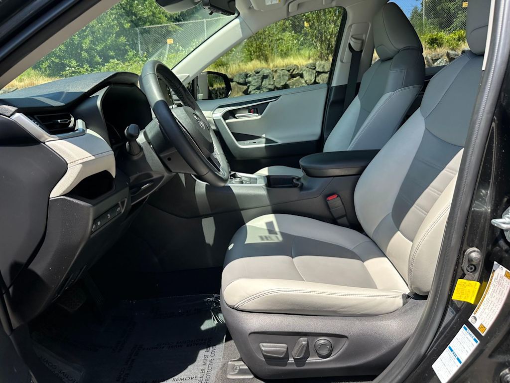Thumbnail: 2019 Toyota RAV4 - 23