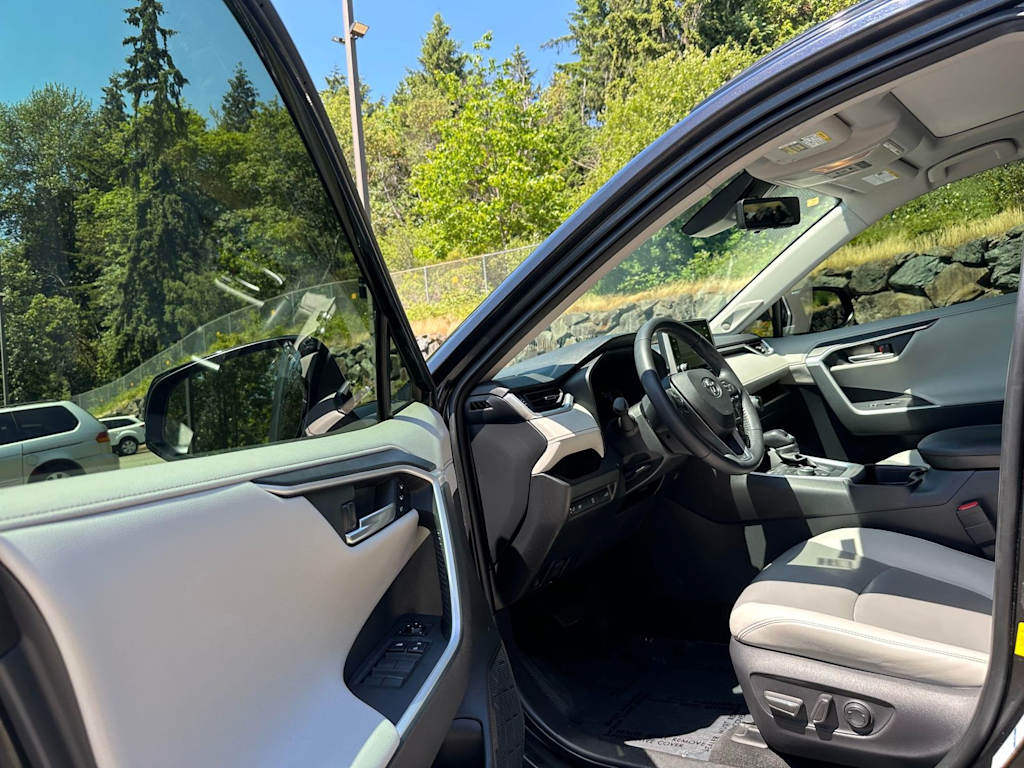 Thumbnail: 2019 Toyota RAV4 - 24