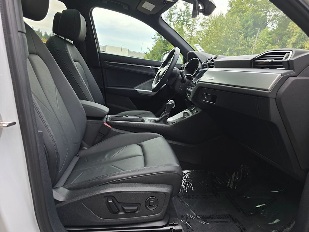 Thumbnail: 2023 Audi Q3 - 12