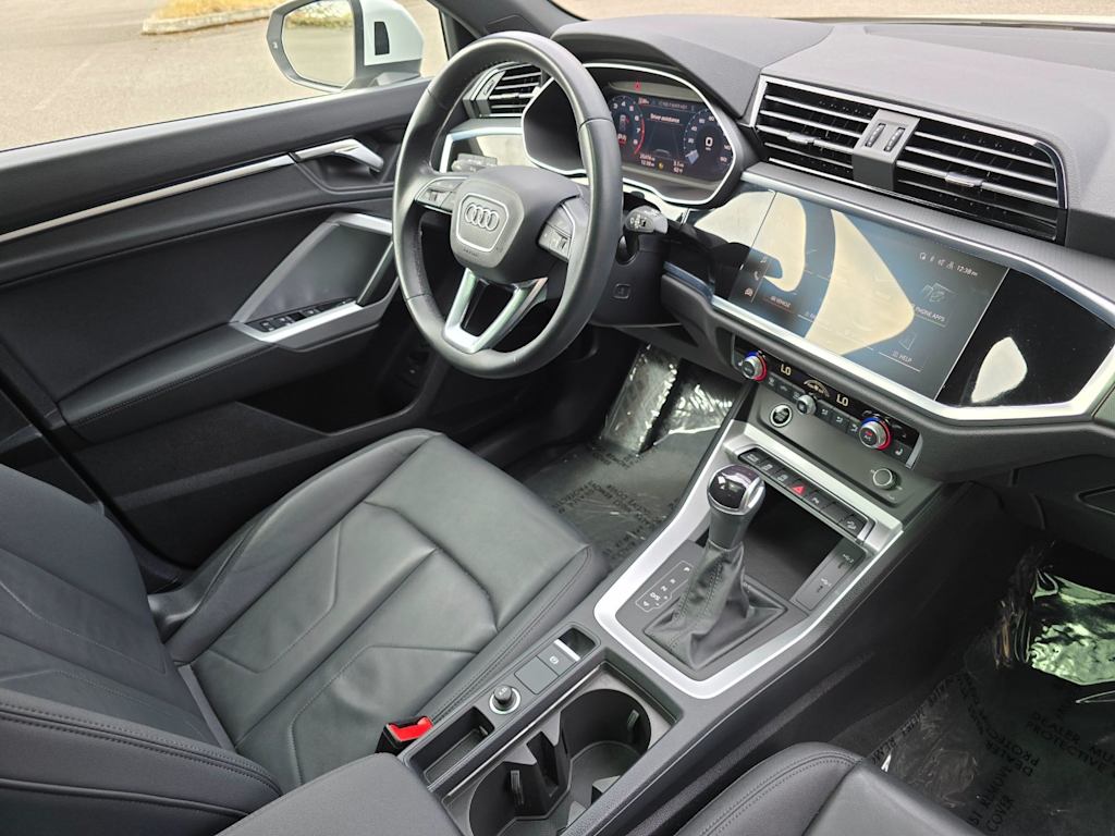 Thumbnail: 2023 Audi Q3 - 31