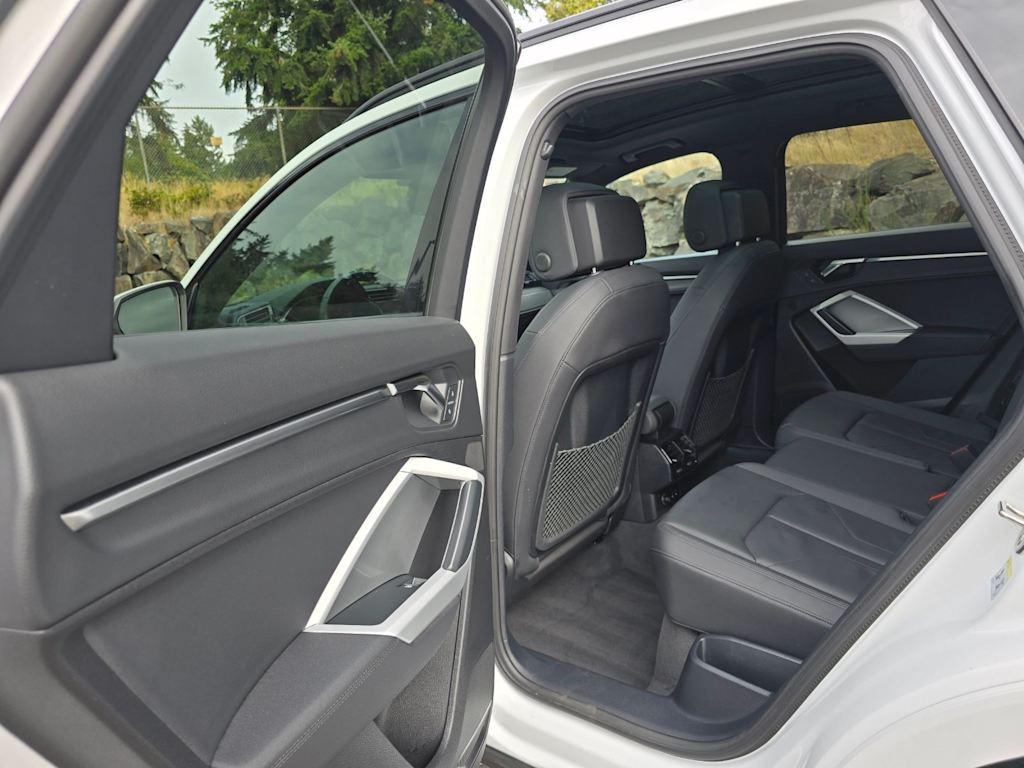Thumbnail: 2023 Audi Q3 - 27
