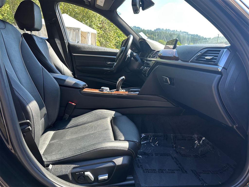 Thumbnail: 2016 BMW 3 Series - 12