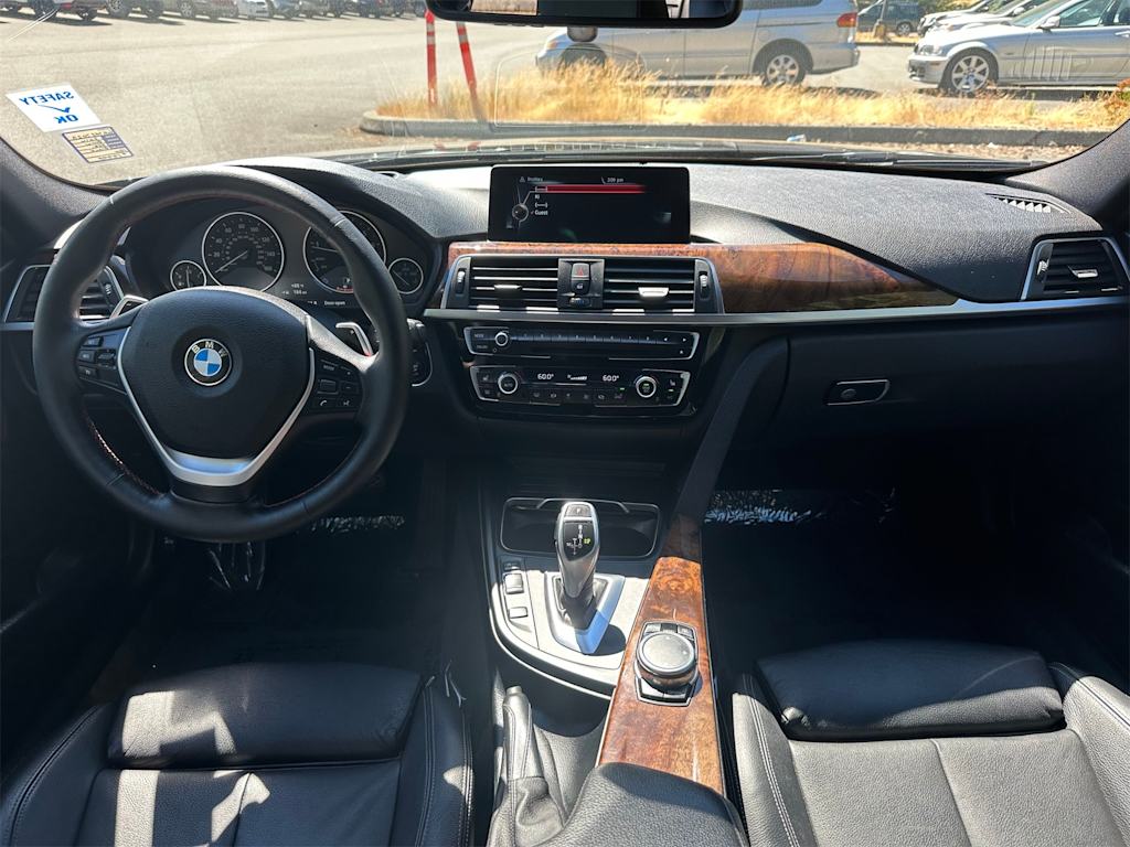 Thumbnail: 2016 BMW 3 Series - 2