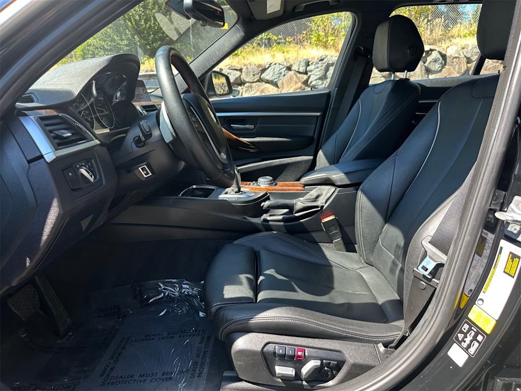 Thumbnail: 2016 BMW 3 Series - 21