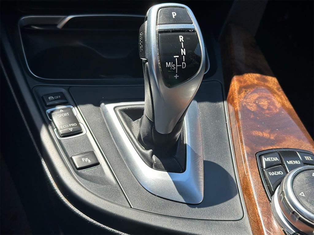 Thumbnail: 2016 BMW 3 Series - 15