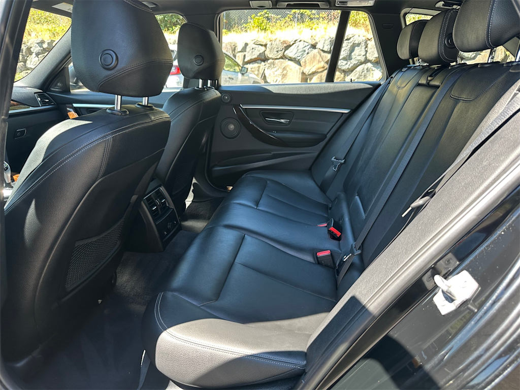 Thumbnail: 2016 BMW 3 Series - 13