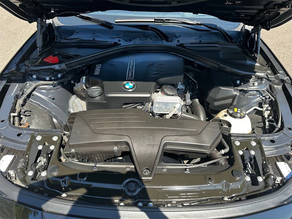 Thumbnail: 2016 BMW 3 Series - 9