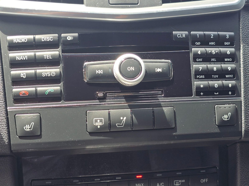 Thumbnail: 2010 Mercedes-Benz E-Class - 23