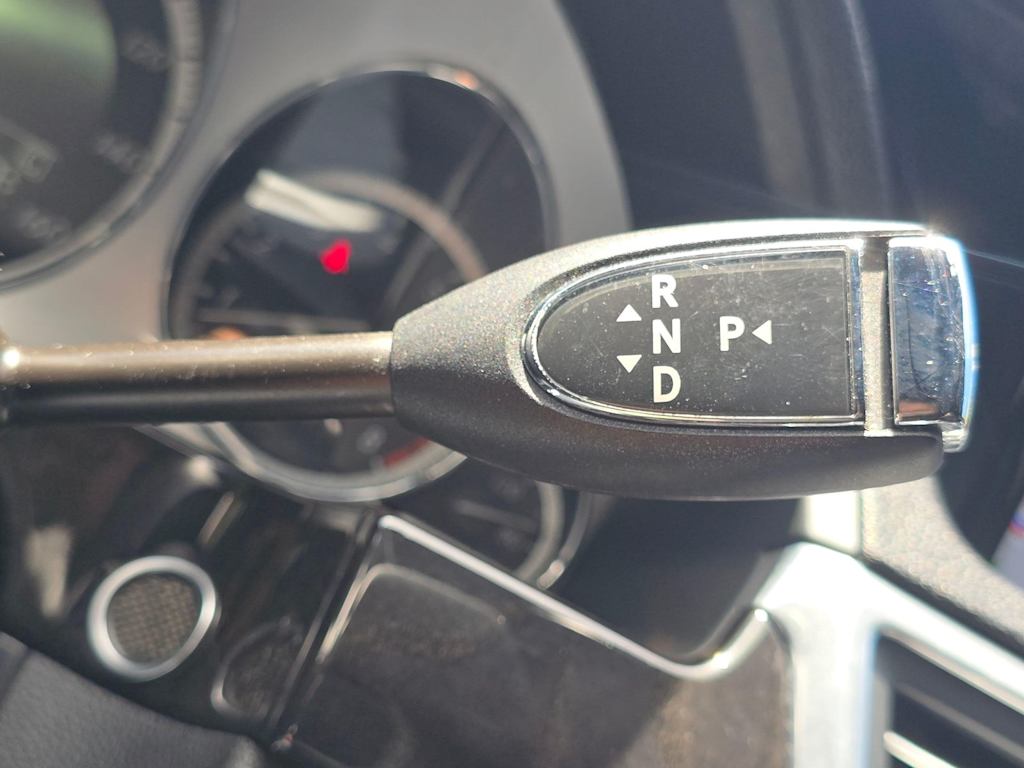 Thumbnail: 2010 Mercedes-Benz E-Class - 17