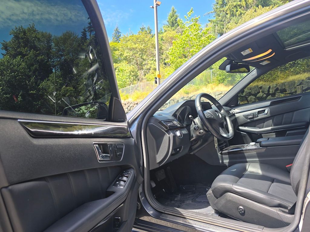 Thumbnail: 2010 Mercedes-Benz E-Class - 29