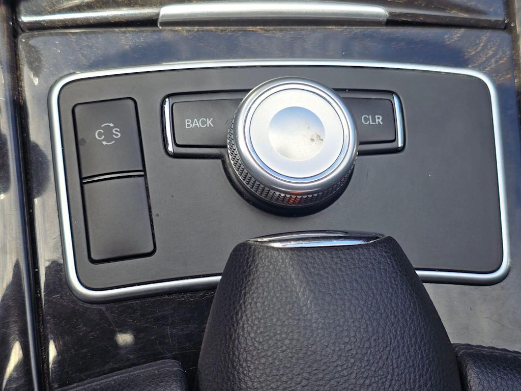 Thumbnail: 2010 Mercedes-Benz E-Class - 25
