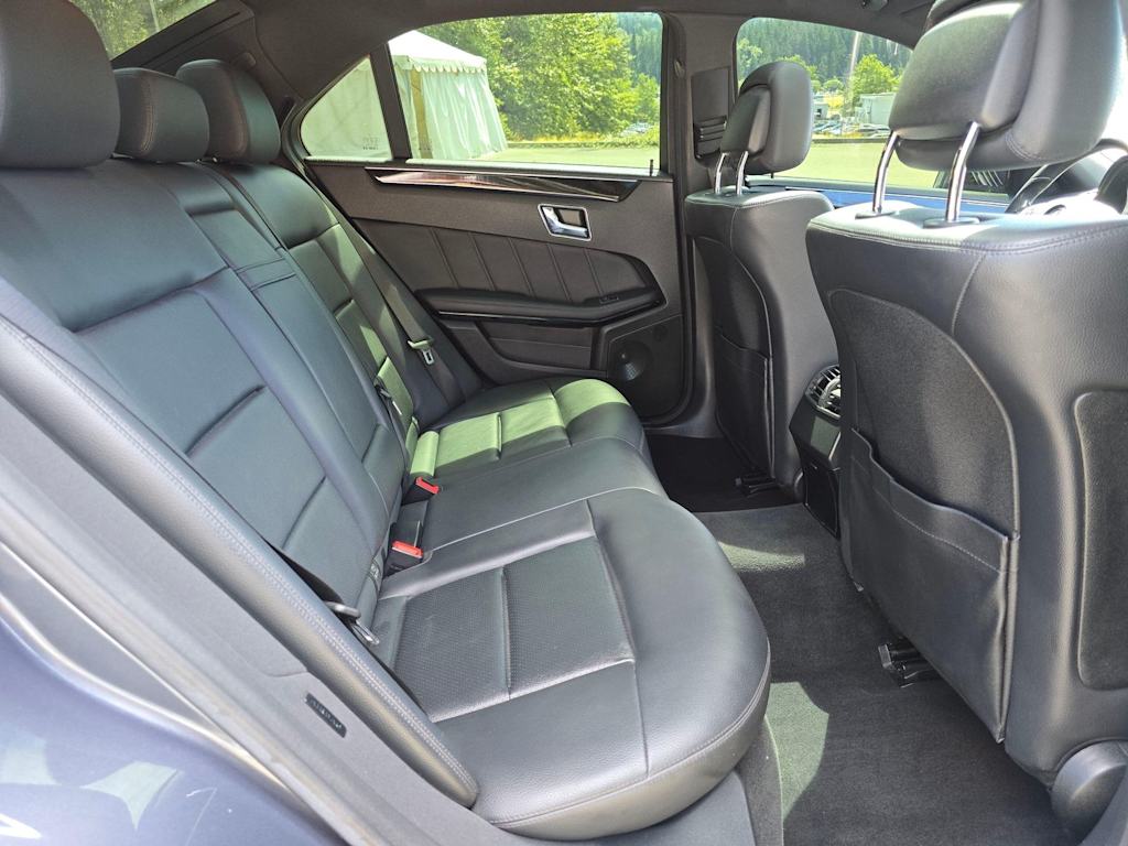 Thumbnail: 2010 Mercedes-Benz E-Class - 31