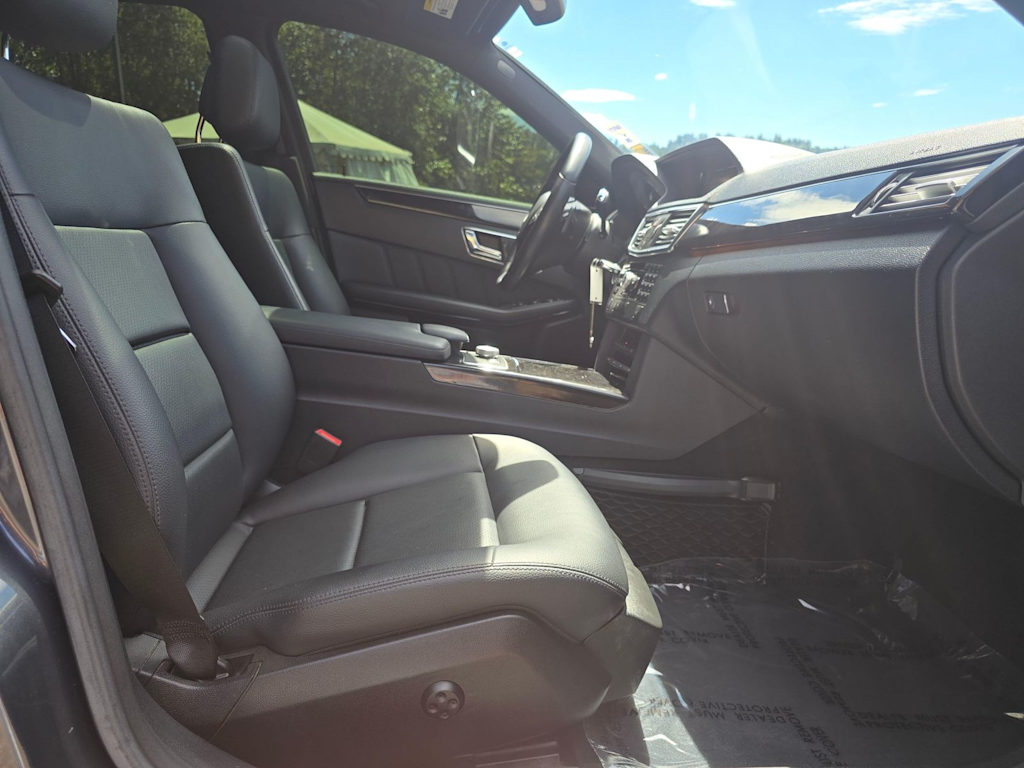 Thumbnail: 2010 Mercedes-Benz E-Class - 12