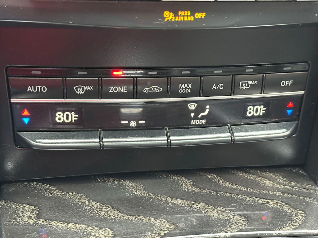 Thumbnail: 2016 Mercedes-Benz E-Class - 24