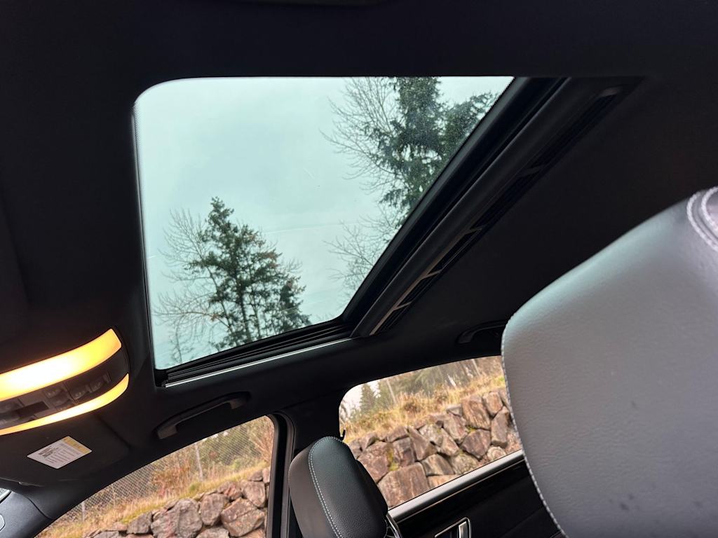 Thumbnail: 2016 Mercedes-Benz E-Class - 21